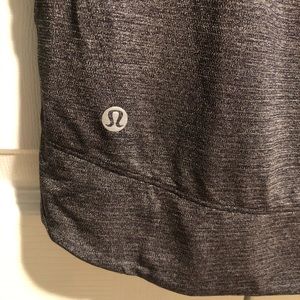 Lululemon charcoal grey workout top